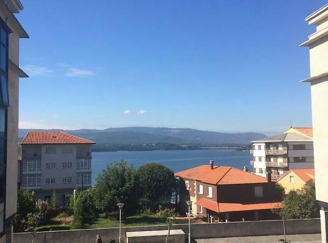 Atico Con Vistas A La Ria De Arosa Apartmán Rianjo